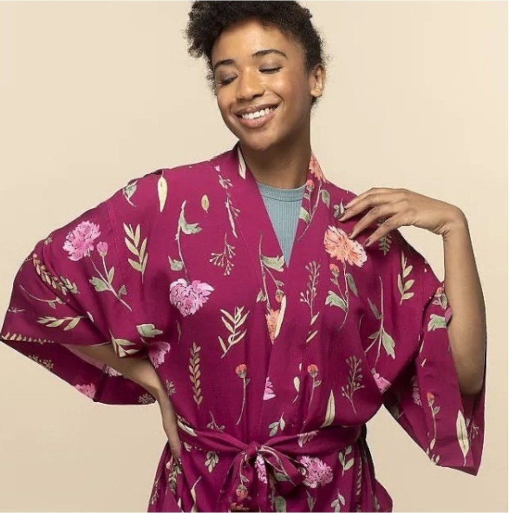 Uncommon Goods Juliet Meeks Birth Month Flower Robe Purple Aster‎ September XS/S